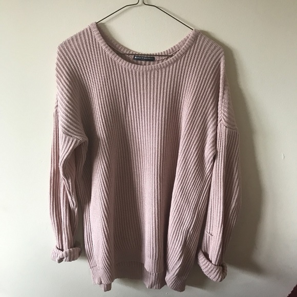 Brandy Melville Sweaters - Brandy Melville blush sweater