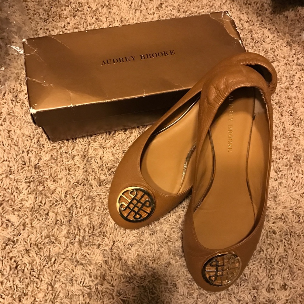 Genuine leather tan flats