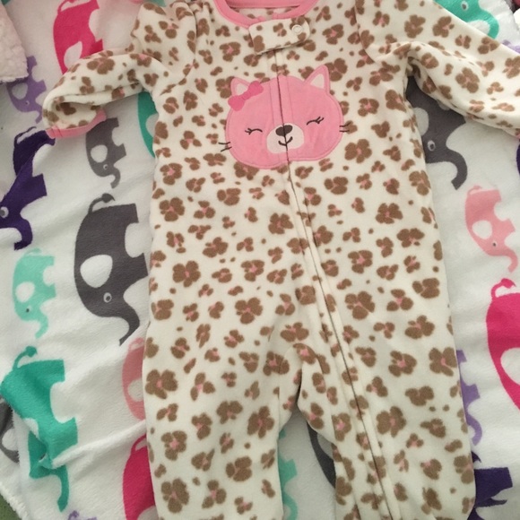 Newborn / 0-3 month pajamas - Picture 4 of 4