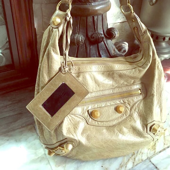 Authentic Balenciaga Giant 21 Gold hardware hobo ❤ - Picture 1 of 7