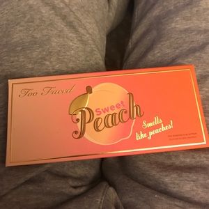 Too Faced Sweet Peach Palette