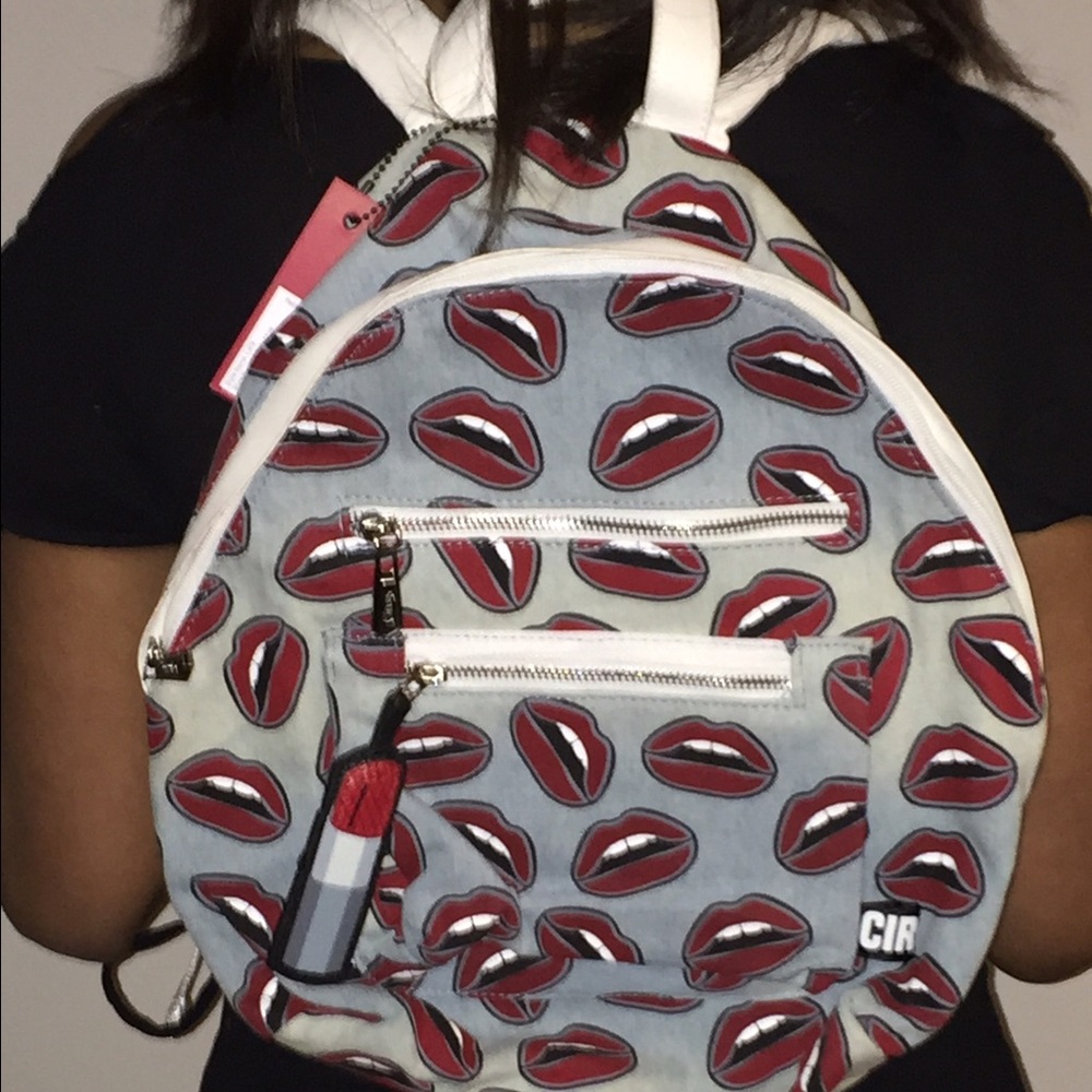 🆕New with tags CIRCUS BACKPACK "LIPS" denim 💋 - Picture 3 of 6