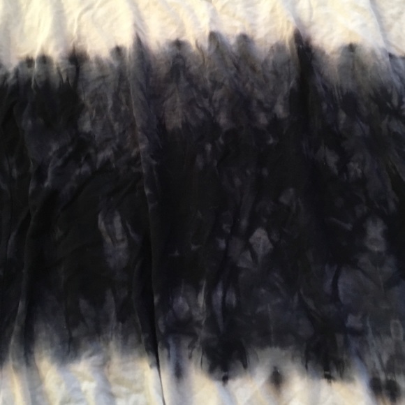 hi low overflowing top - Picture 3 of 3