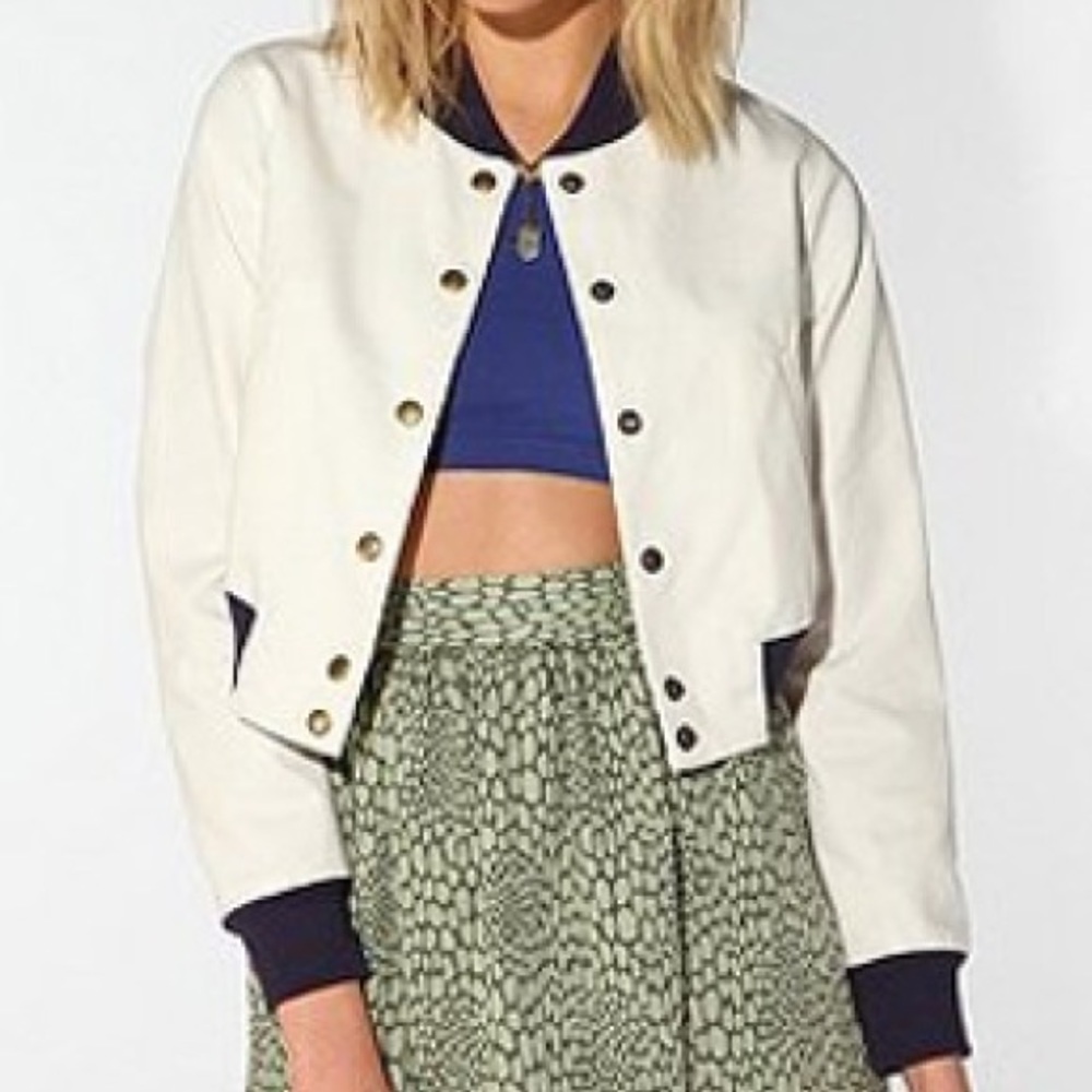 Cropped bomber Jacket ; white and purple
