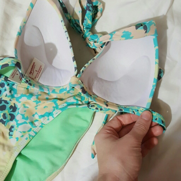 Bikini - Picture 4 of 4