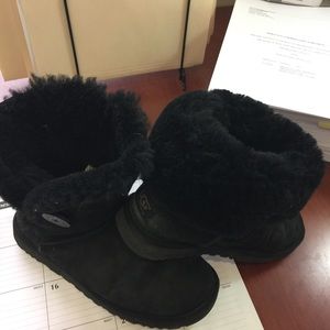 UGGS!! 🔥🔥AUTHENTIC Black bailey button uggs