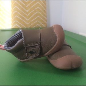 Carters crawling shoes for baby boy