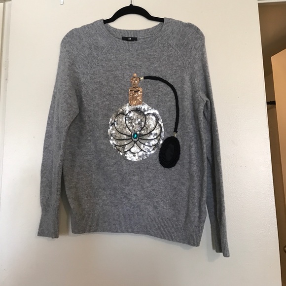 H&M Tops - H&M adorable sweatshirt