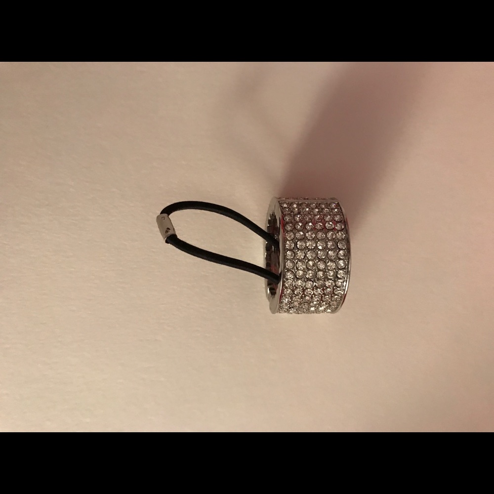 Banana Republic ponytail cover with hair tie