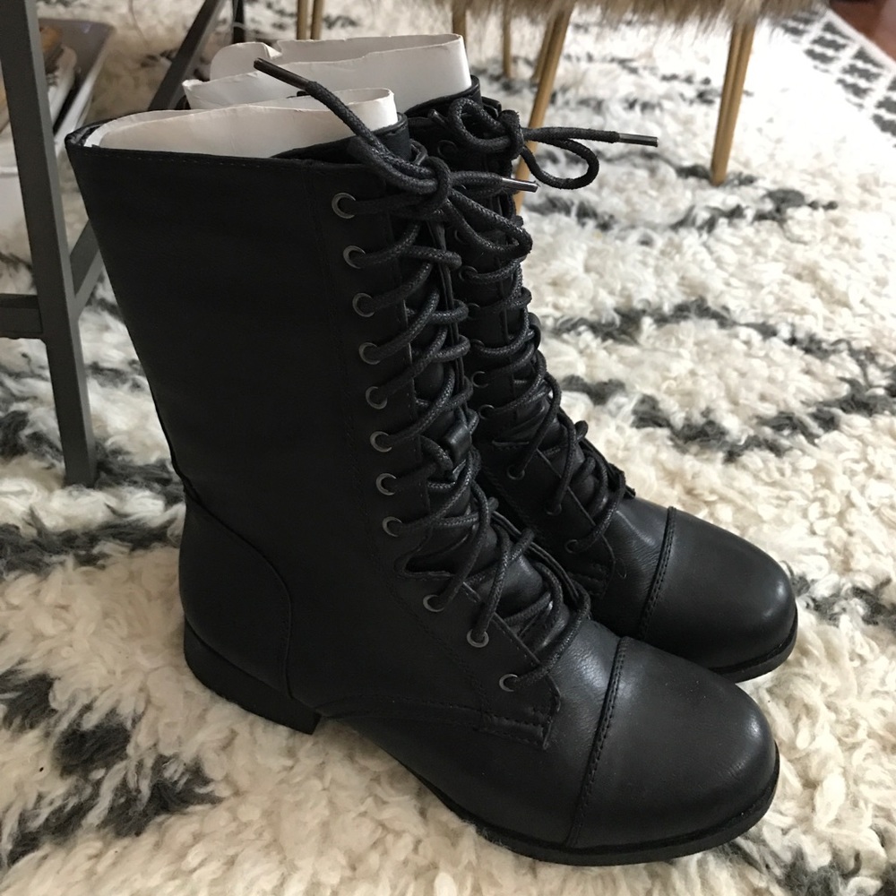 Forever 21 Black Combat Laced Combat Boots 6.5