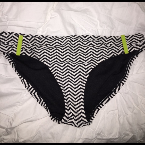 Black & White Chevron Swimsuit Bottoms - Picture 1 of 3