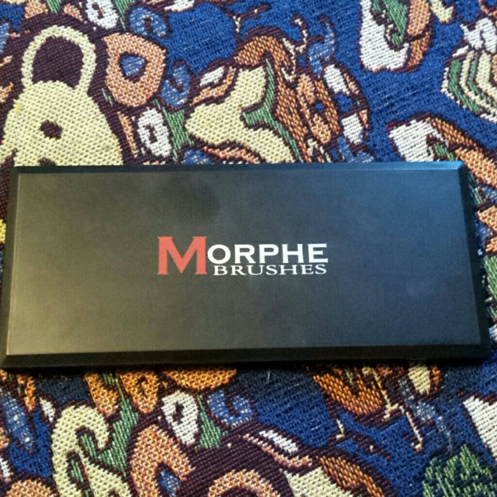 Morphe  brushes 10con palette.