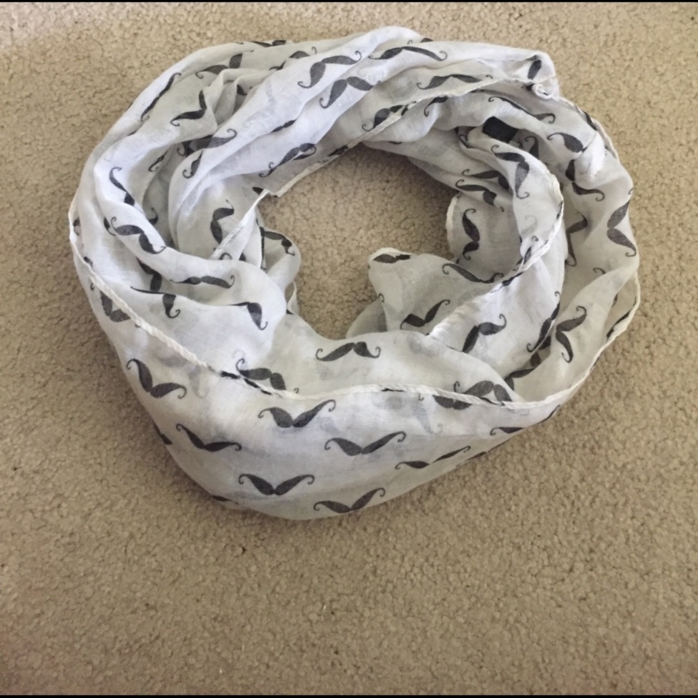 🚫SOLD❌NEW Mustache scarf