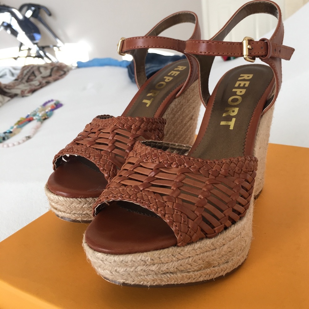 ☀️☀️LN Report Wedges Size 6 ☀️☀️ - Picture 4 of 4