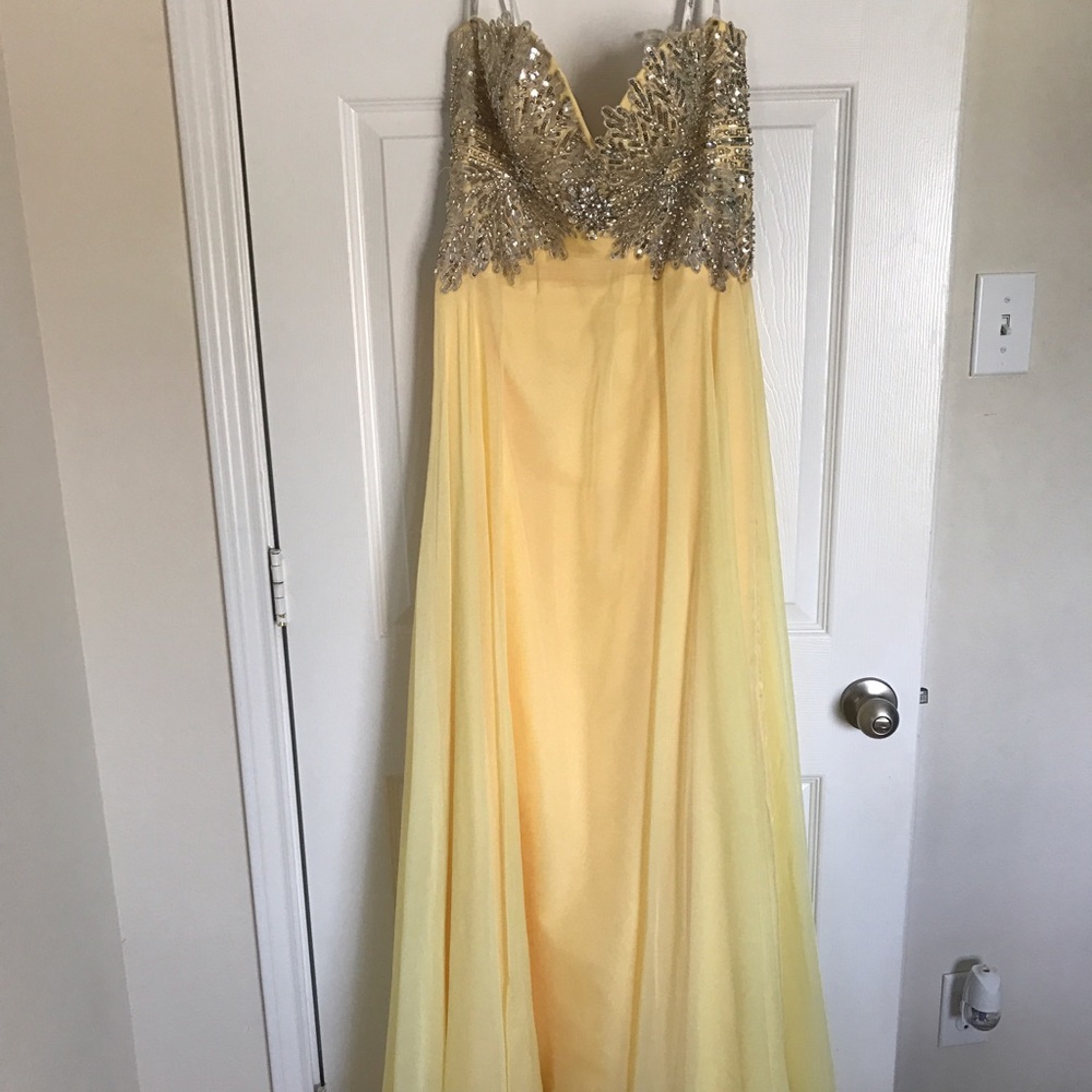 Dress - Picture 6 of 8
