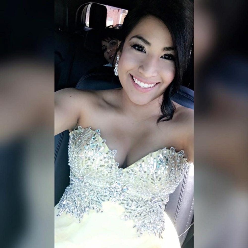 Dress - Picture 8 of 8