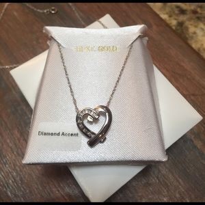 10 KT white gold heart necklace