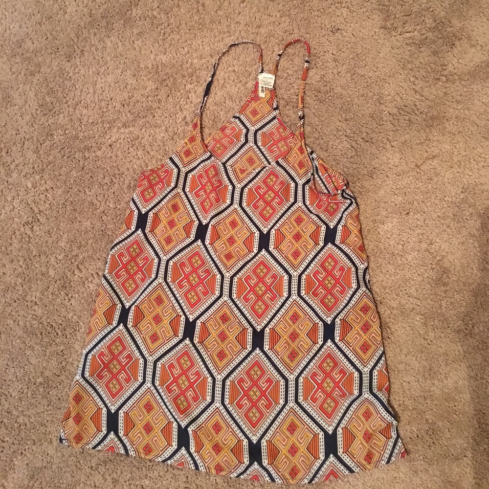 Patterned tank