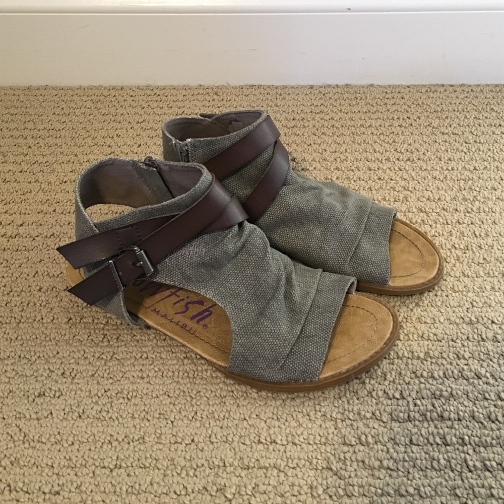 Canvas sandals