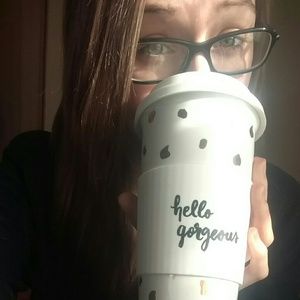 Meet your Posher, Rebecca