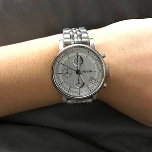 SILVER FOSSIL WATCH GREAT CONDITION
