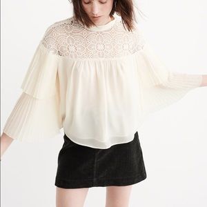 A&F cream top size L NWT