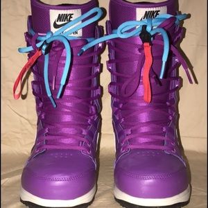 Purple Nike Vapen snowboard boots