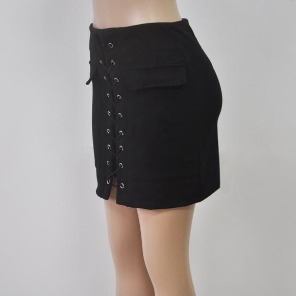 Black suede leather holiday mini skirt - Picture 3 of 4