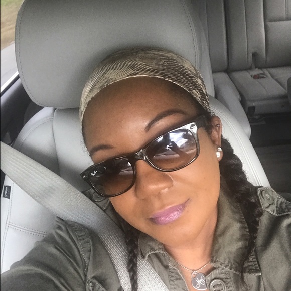 Meet your Posher, Christine - Picture 1 of 1