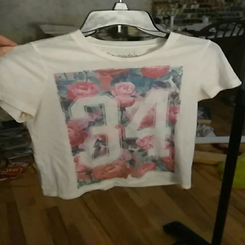 White t shirt with floral design pink roses #34