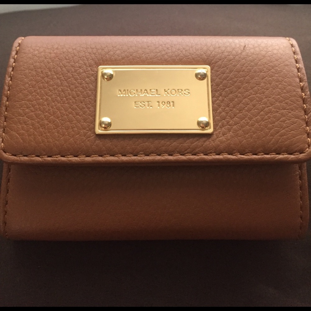 Michael Kors coin purse ‼️PRICE IS FIRM‼️