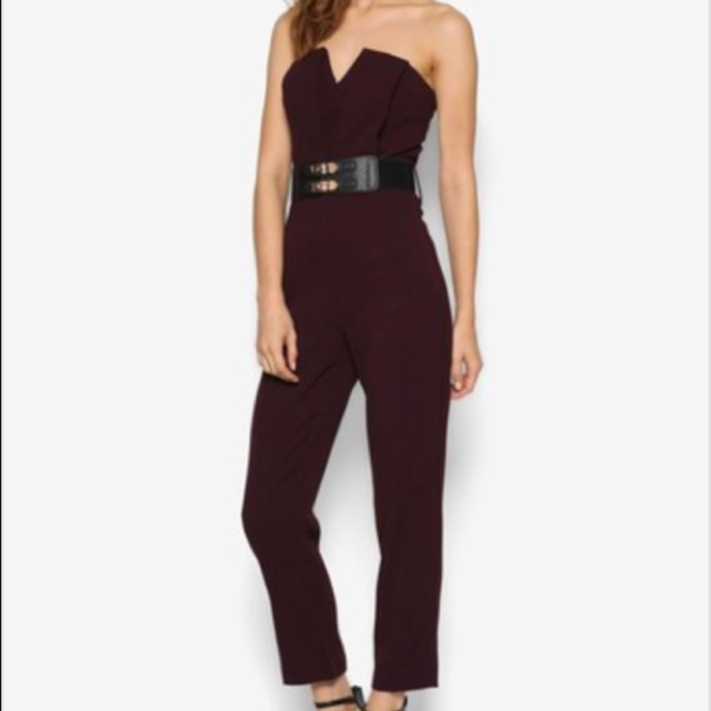 TREND ALERT 🔥 NWT double-buckle jumpsuit