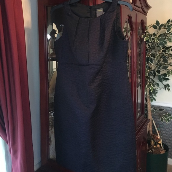 Dress - Picture 2 of 6