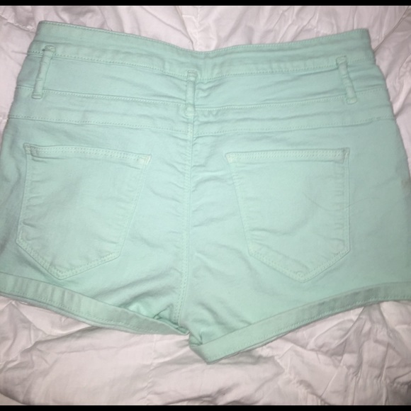 High-Waisted Shorts - Picture 2 of 3