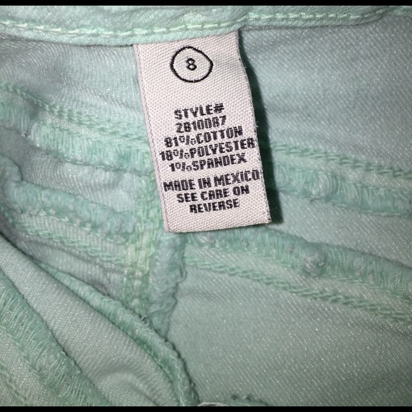 High-Waisted Shorts - Picture 3 of 3