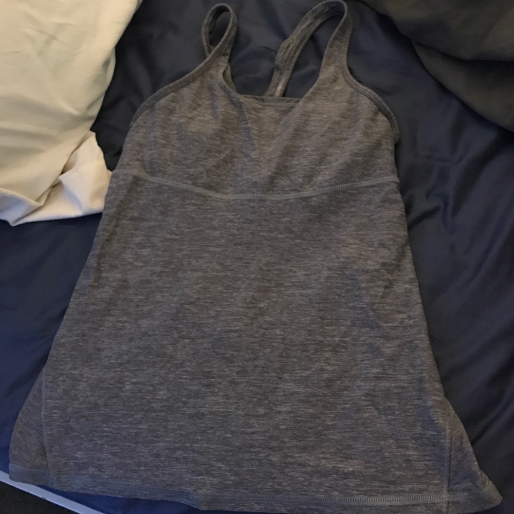 SIZE 6 GREAT CONDITION LULULEMON TOP