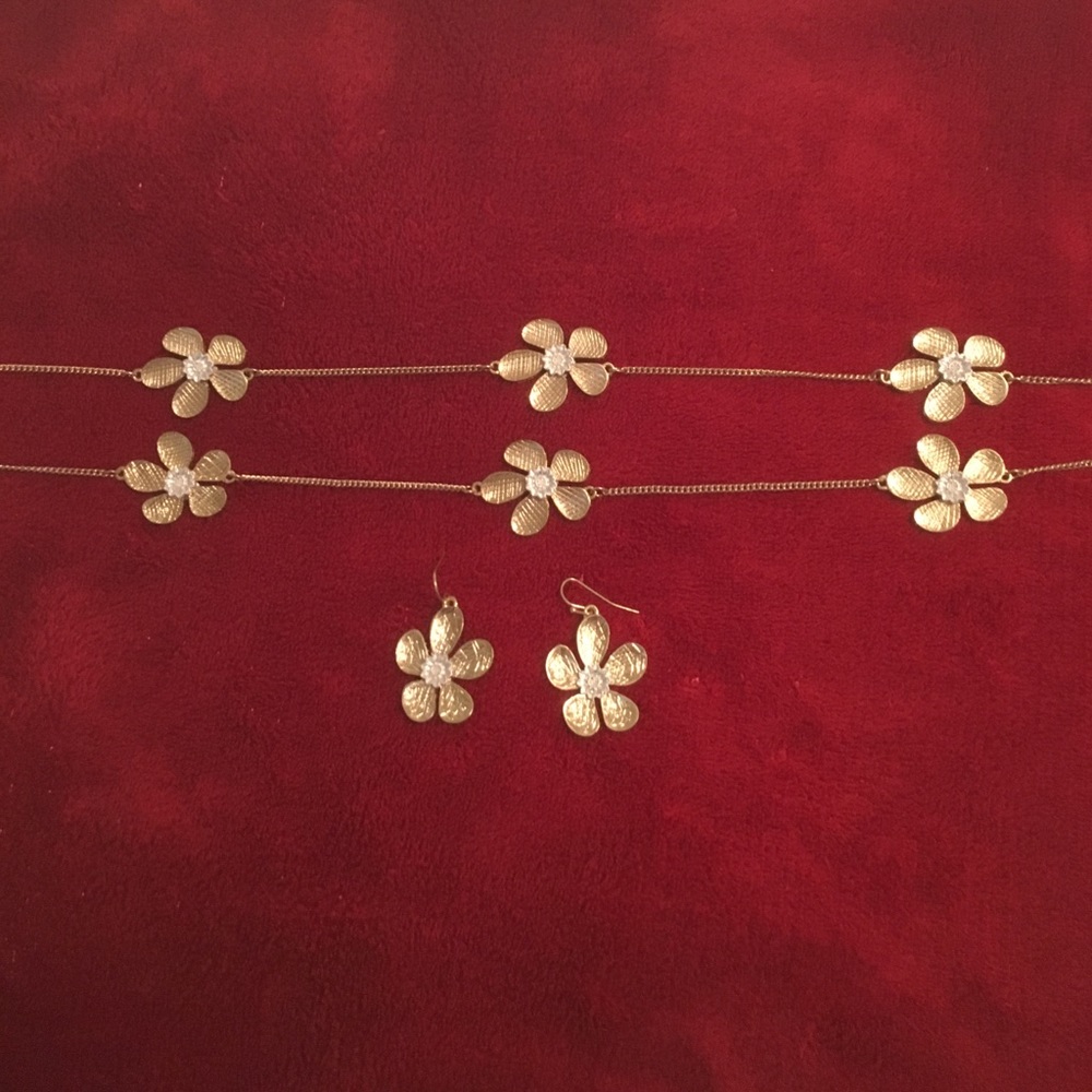 Gold flower necklace and earring sets