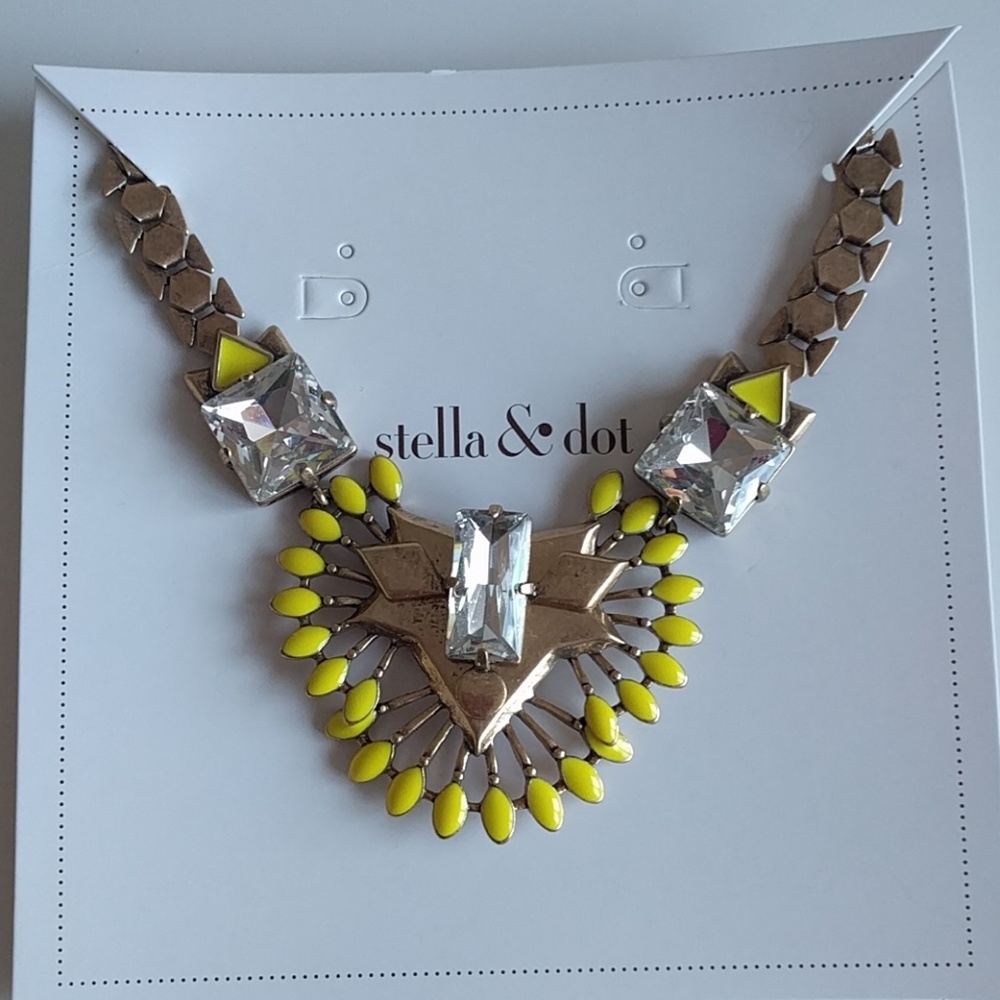 Zorah pendant