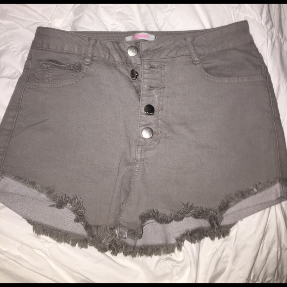 High-Waisted Shorts - Picture 1 of 3