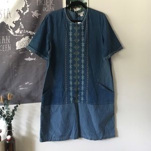 ✨Offers Welcome!✨ Anthro embroidered denim dress