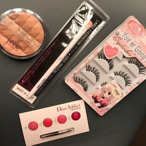Makeup bundle