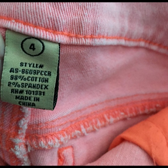 Coral colored jean shorts - Picture 3 of 3