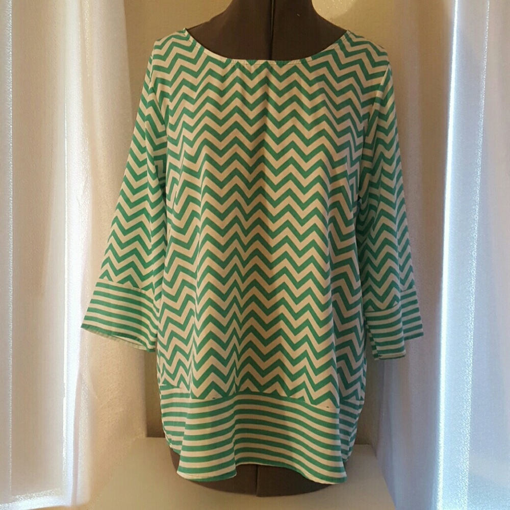 DAINTY HOOLIGAN green and white top
