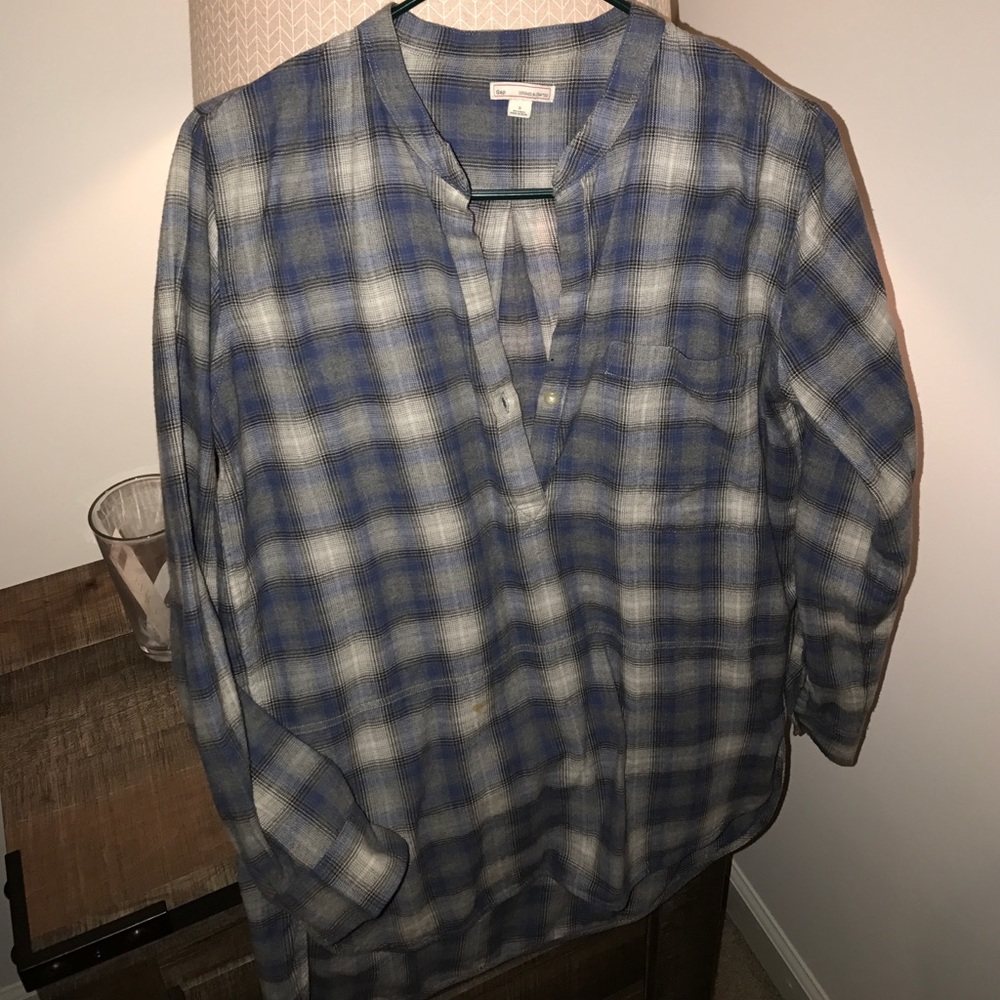 Gap ultra soft long plaid button down🤓