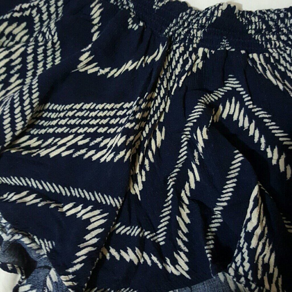 Shorts - Picture 2 of 4