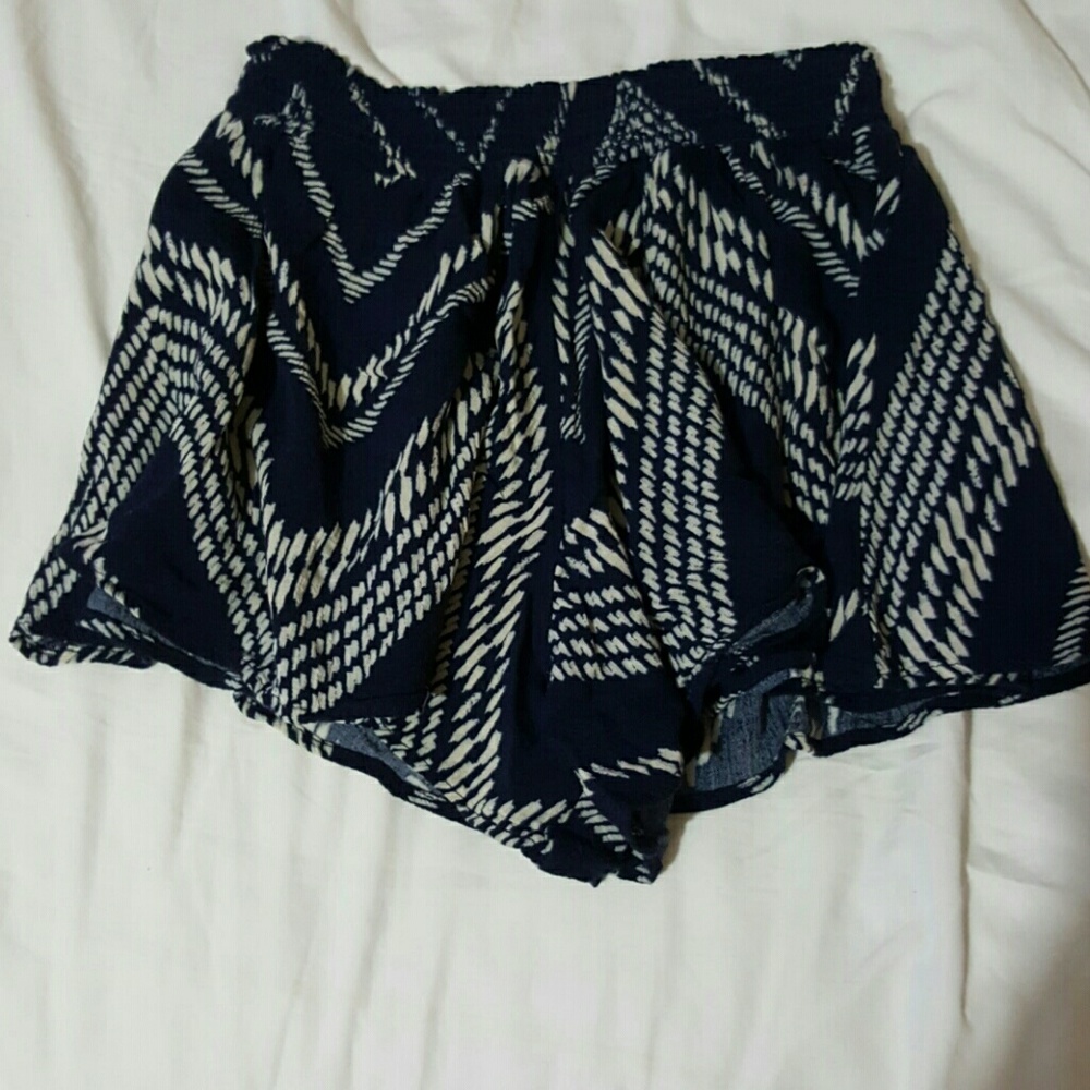 Shorts - Picture 4 of 4