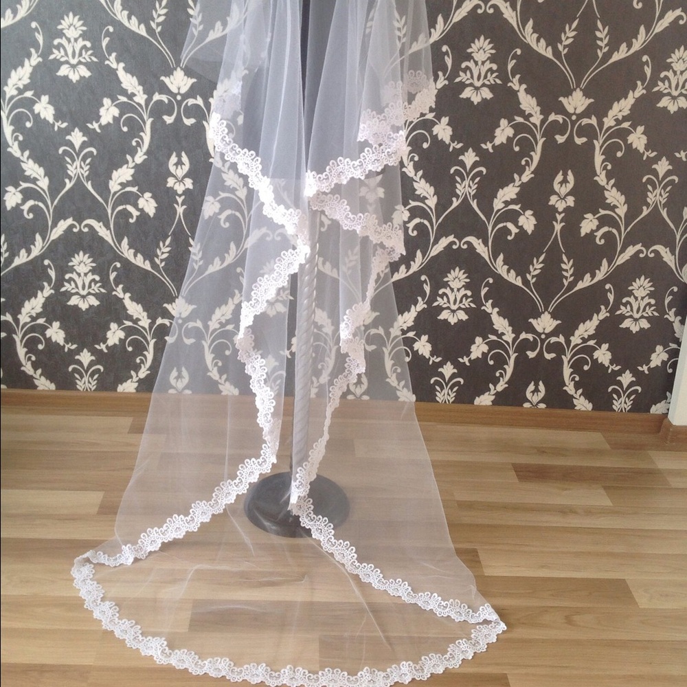 Wedding veil white
