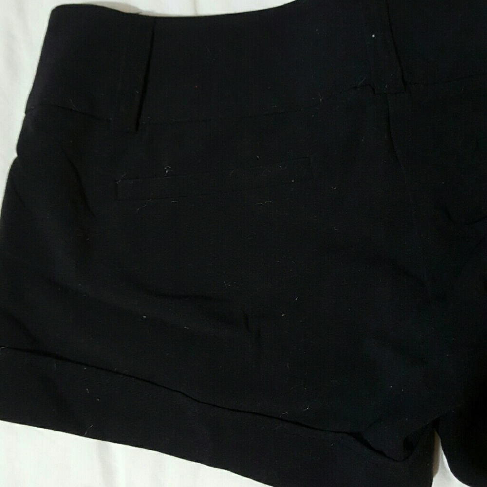 Shorts - Picture 4 of 4