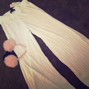Brand new!!!! Ivory wide leg pants.
