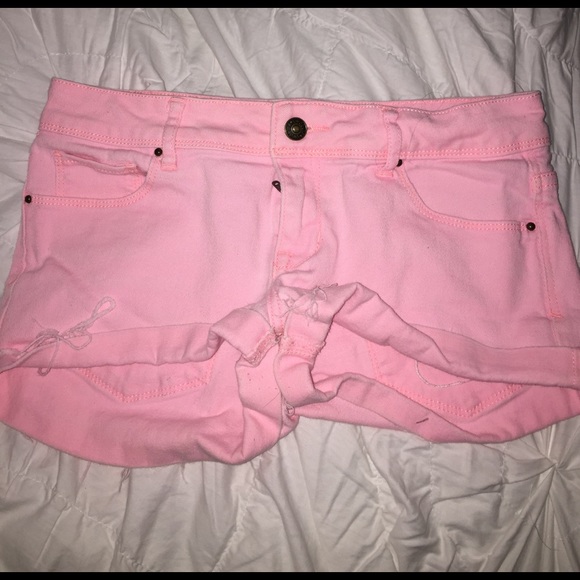 Coral colored shorts - Picture 1 of 3